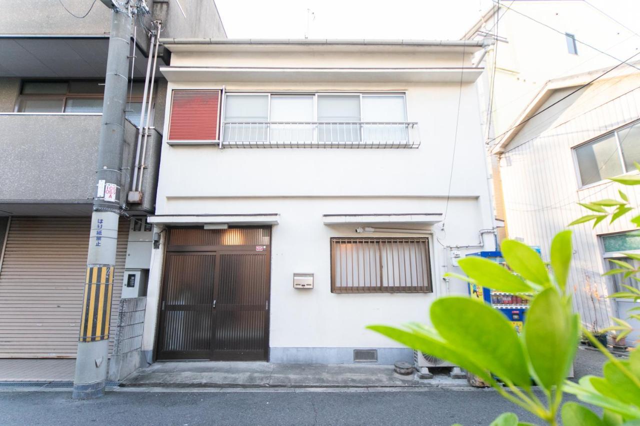 Holiday home Very Convenient To Kyosera Dome Osaka